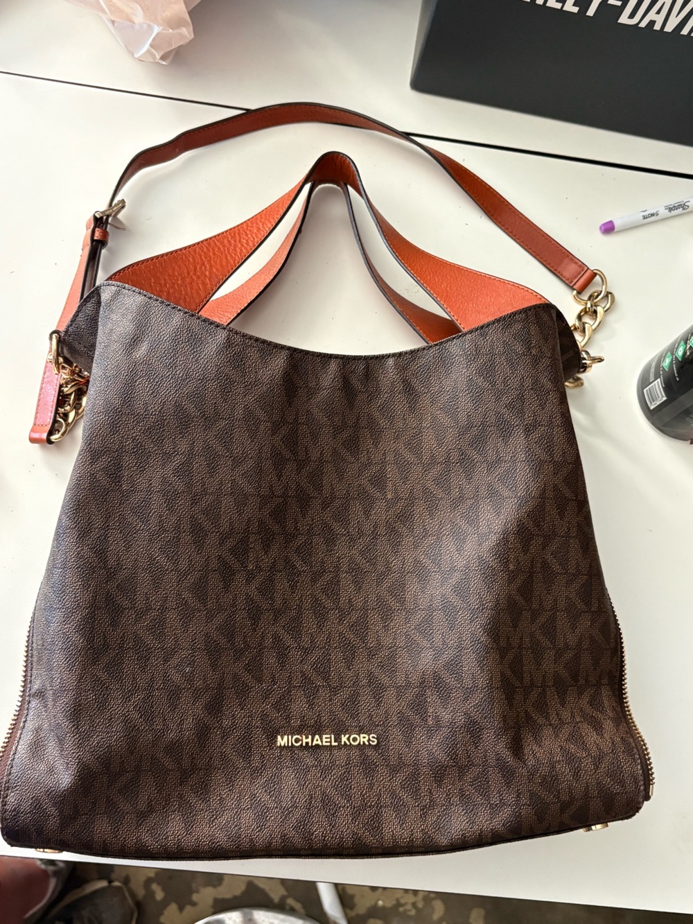 Michael Kors Brown Leather Women’s Shoulder Bag with removable strap